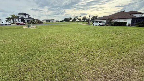 210 SPRING AZURE DR, Lake Alfred, FL 33850