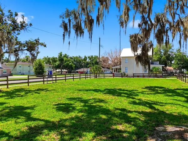 702 AVENUE A, Winter Haven, FL 33880