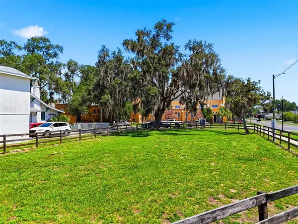 702 AVENUE A, Winter Haven, FL 33880