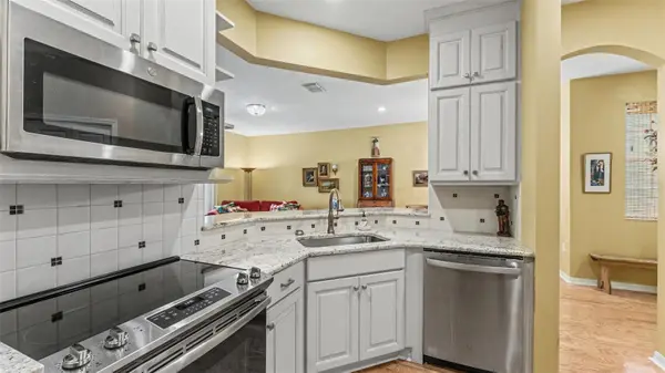 564 GRASSLANDS VILLAGE CIR #564, Lakeland, FL 33803