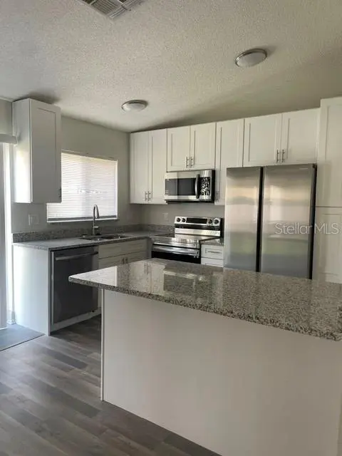 1100 LOWRY AVE #33, Lakeland, FL 33801