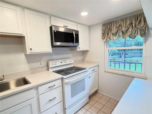 333 LAKE HOWARD DR NW #211B, Winter Haven, FL 33880