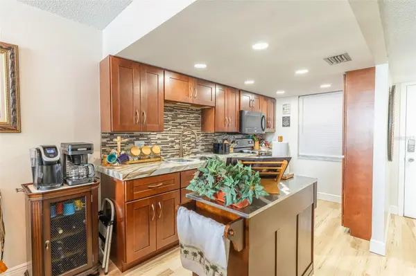 700 MIRROR TER NW #511, Winter Haven, FL 33881