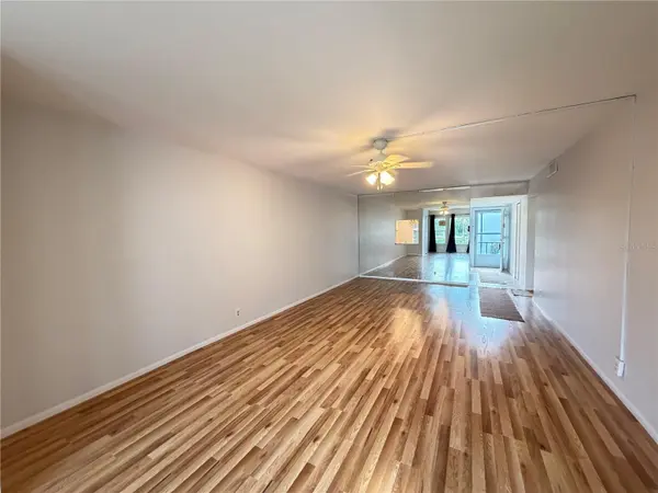 333 LAKE HOWARD DR NW #211B, Winter Haven, FL 33880