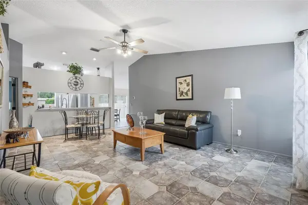 11026 STREAMSIDE DR, Tampa, FL 33624