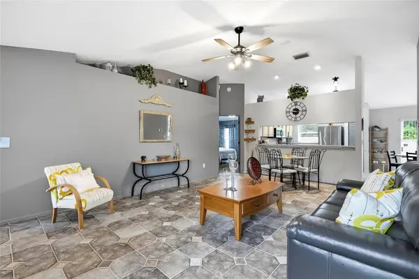 11026 STREAMSIDE DR, Tampa, FL 33624