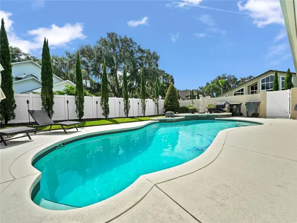 6556 CRESCENT LAKE DR, Lakeland, FL 33813