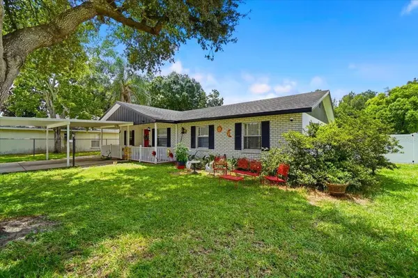156 MANSEAU DR, Winter Haven, FL 33880