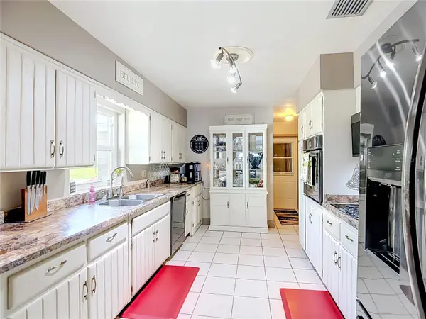 128 N LAKE FLORENCE DR, Winter Haven, FL 33884