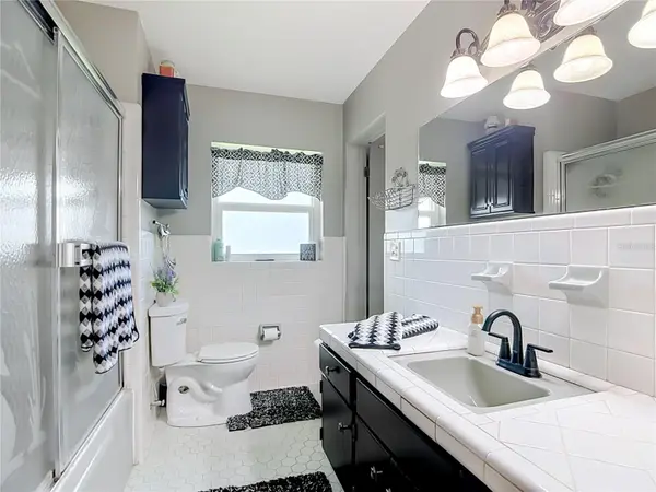 128 N LAKE FLORENCE DR, Winter Haven, FL 33884