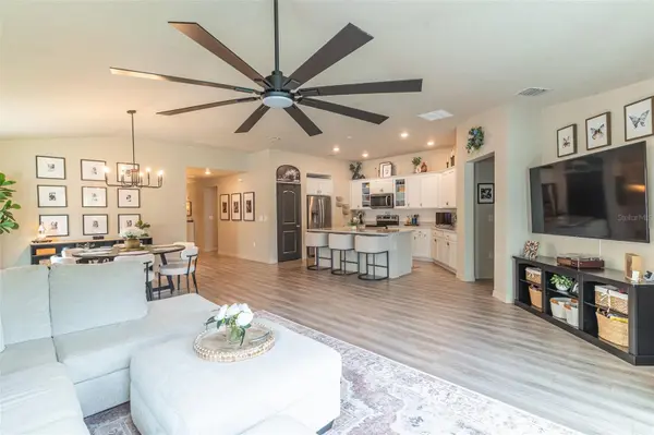 615 VALRI PARK DR, Valrico, FL 33594