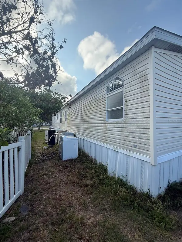 4439 AUTUMN PALM DR, Zephyrhills, FL 33542
