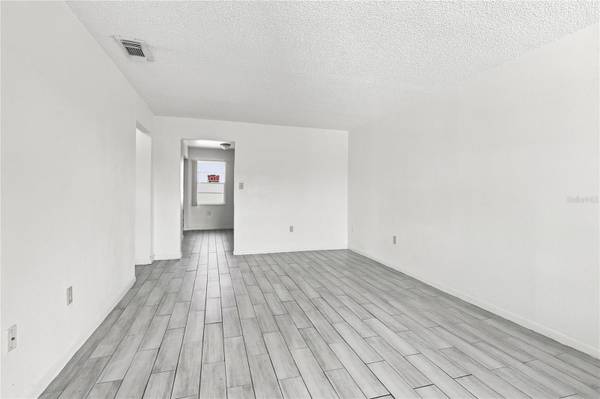 101 LAKE HUNTER DR #11, Lakeland, FL 33803