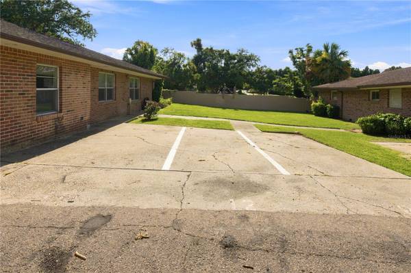 101 LAKE HUNTER DR #12, Lakeland, FL 33803