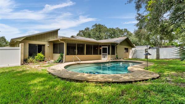 717 WOODHILL DR, Lakeland, FL 33813