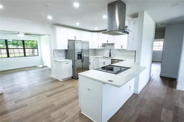 4104 W WISCONSIN AVE, Tampa, FL 33616