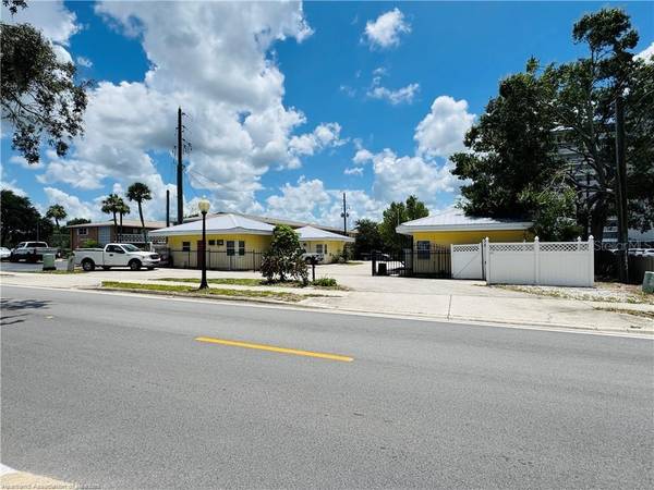2121 LAKEVIEW DR, Sebring, FL 33870