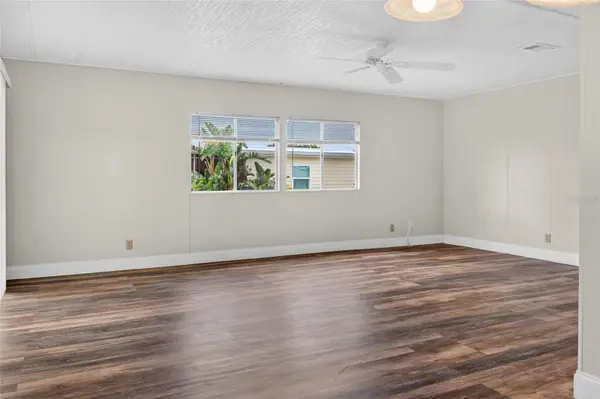 498 LONGWOOD DR, Venice, FL 34285