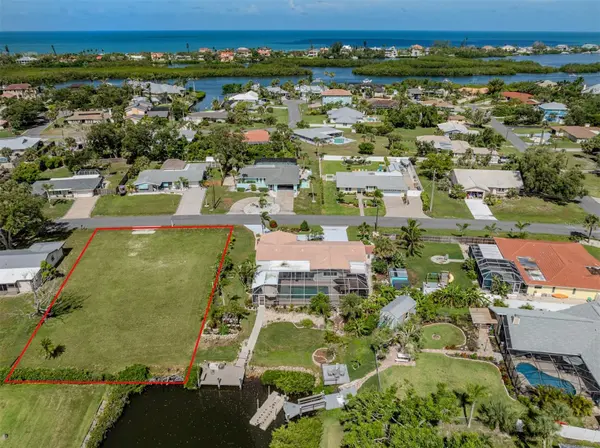 458 N SHORE DR, Osprey, FL 34229