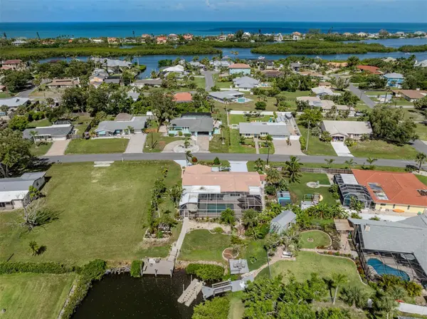 458 N SHORE DR, Osprey, FL 34229