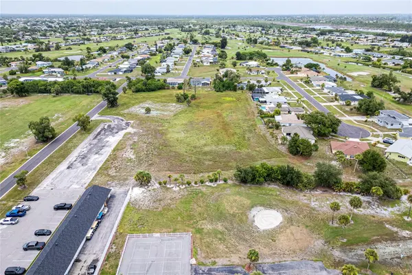 3 GOLFVIEW RD, Rotonda West, FL 33947