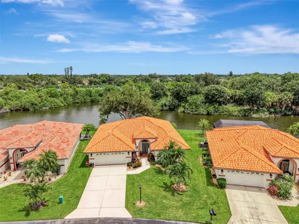 1934 COVE POINTE DR, Venice, FL 34293