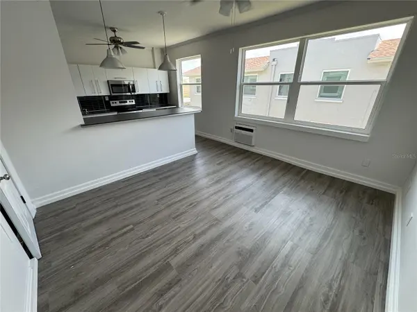 428 ARMADA RD S #6, Venice, FL 34285