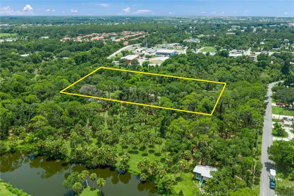 1210 TWIN LAKES AVE, Nokomis, FL 34275