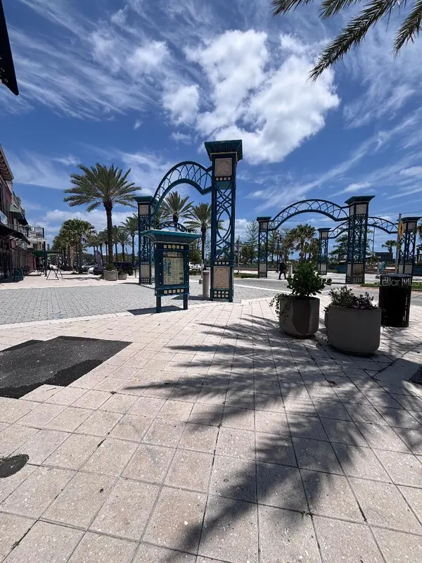 240 S BEACH ST, Daytona Beach, FL 32114