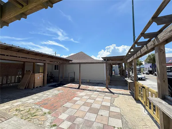 411 FLAGLER AVE, New Smyrna Beach, FL 32169