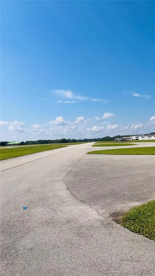 541 SKYWAY DR, Edgewater, FL 32132