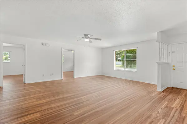 2304 INDIA PALM DR, Edgewater, FL 32141