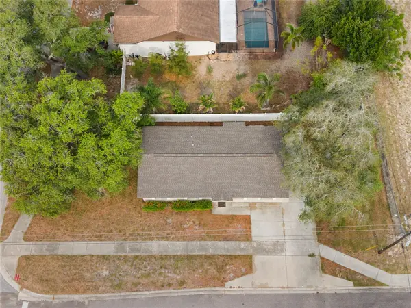 1221 E COURT ST, Tarpon Springs, FL 34689