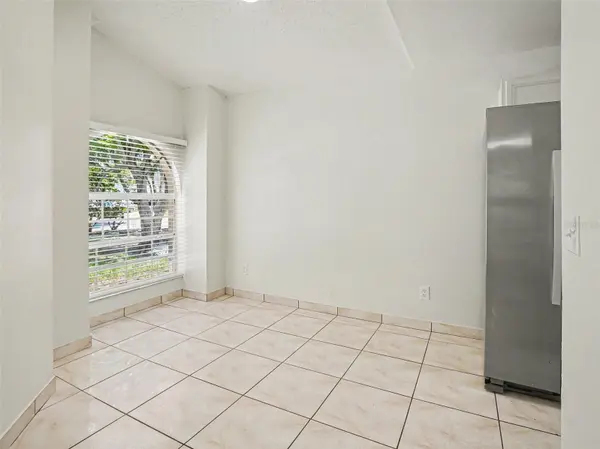 9910 N DEAN OAKS CT, Orlando, FL 32825