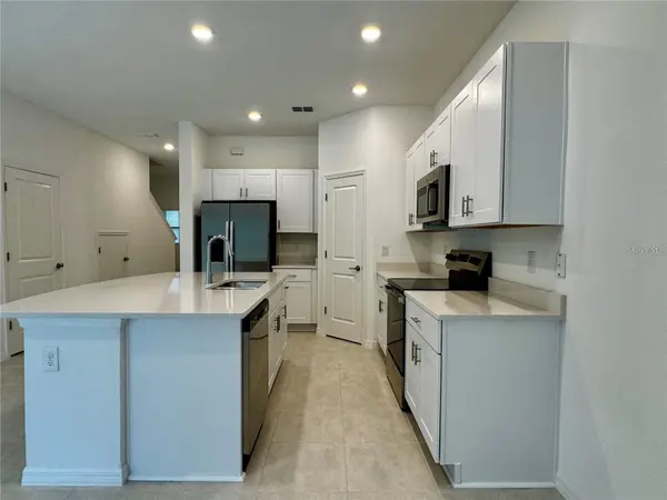 3037 CANARY AVE, Davenport, FL 33837
