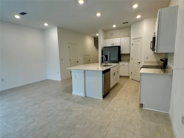 3037 CANARY AVE, Davenport, FL 33837