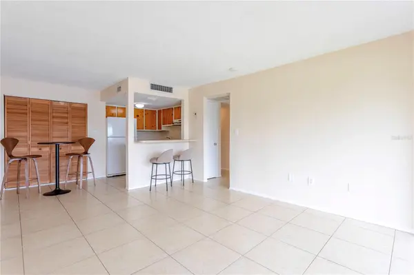 618 ORANGE DR #216, Altamonte Springs, FL 32701