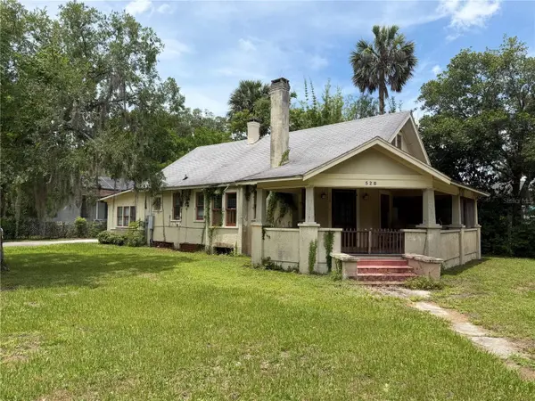 528 N ADELLE AVE, Deland, FL 32720