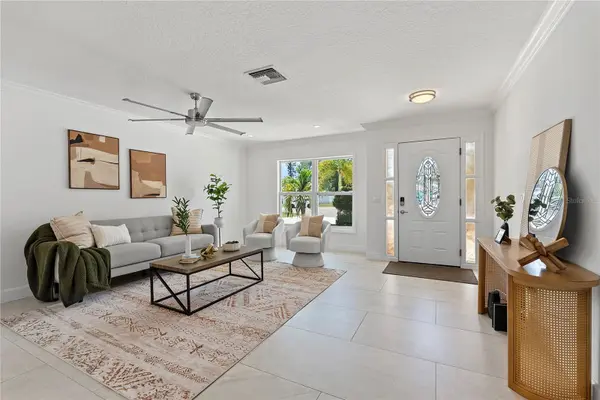 805 LEISEY CIR, Ruskin, FL 33570