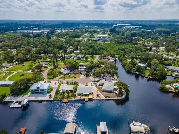 805 LEISEY CIR, Ruskin, FL 33570