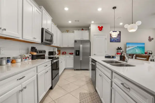 1284 BLUE ISLAND DR, Clermont, FL 34714