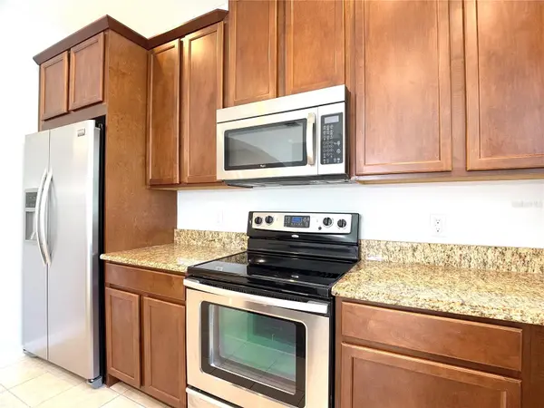 9484 STRONGBARK LN, Orlando, FL 32832