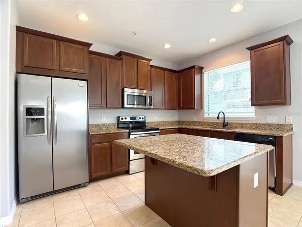 9484 STRONGBARK LN, Orlando, FL 32832