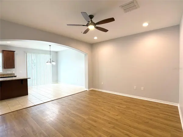 9484 STRONGBARK LN, Orlando, FL 32832