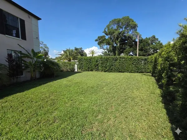 411 72ND ST S, St Petersburg, FL 33707