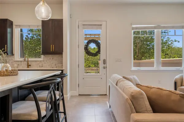 9037 LAUREATE BLVD, Orlando, FL 32827