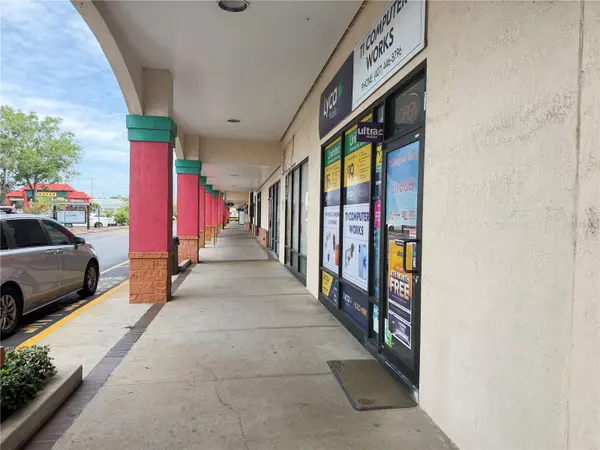 5068 W COLONIAL DR #15, Orlando, FL 32808