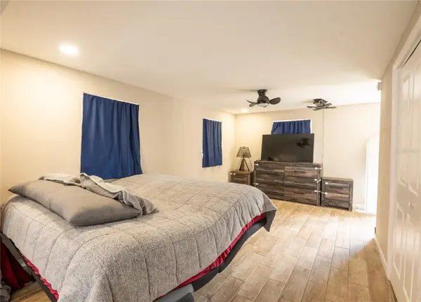 1050 DEAL LN, Holiday, FL 34691
