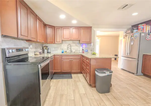 1050 DEAL LN, Holiday, FL 34691
