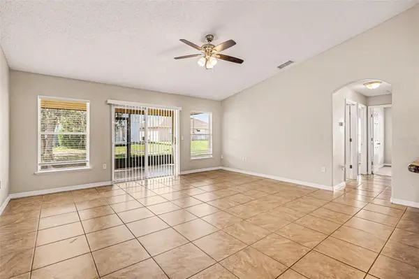 300 KINGFISH DR, Kissimmee, FL 34759